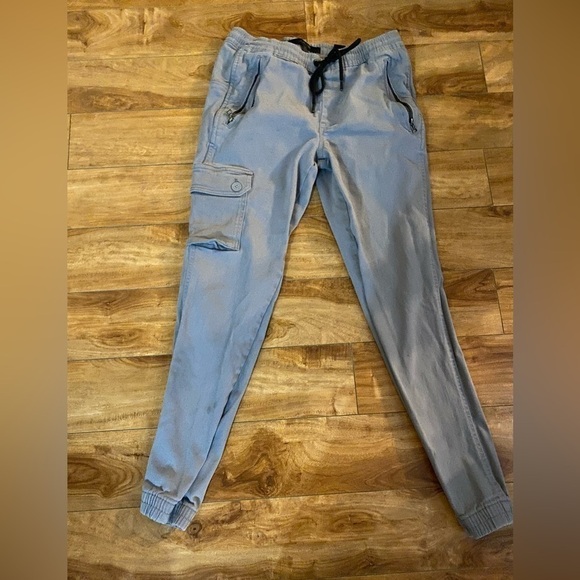 Joe’s Men’s Grey Drop Yoke Cargo Joggers (size small) - Picture 3 of 15